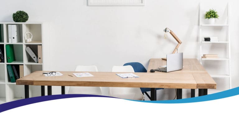 לאחר ניקיון משרדים בערב